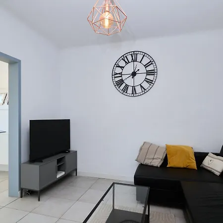 Maison 2 Сasa de vacaciones *